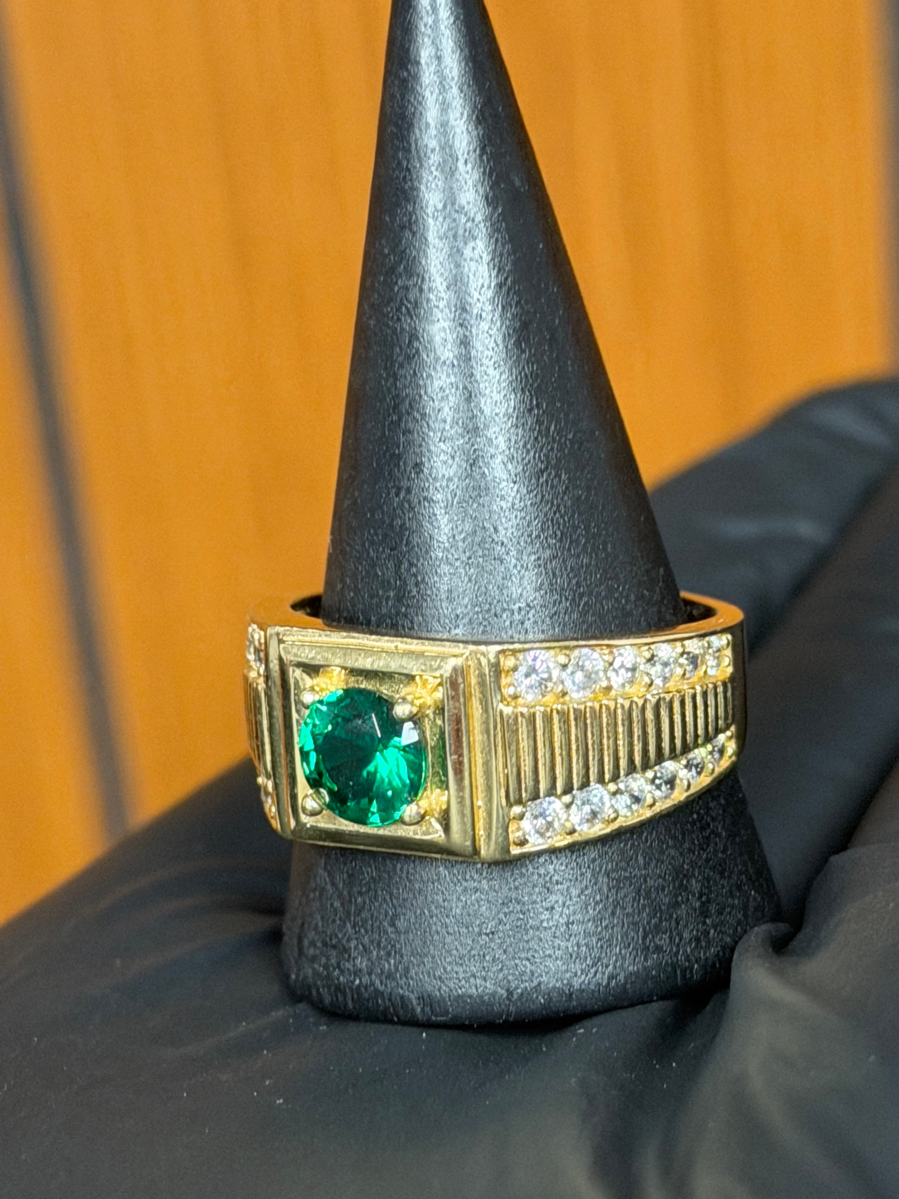 14K Gold Ring with Emerald-Style Green Stone & Zirconia Accents – Size 11