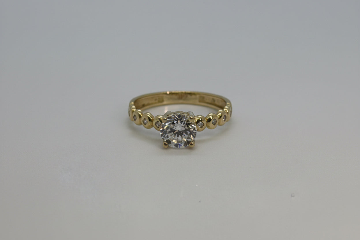 14K Gold Round Solitaire Ring with Accent Stones – Size 6.5