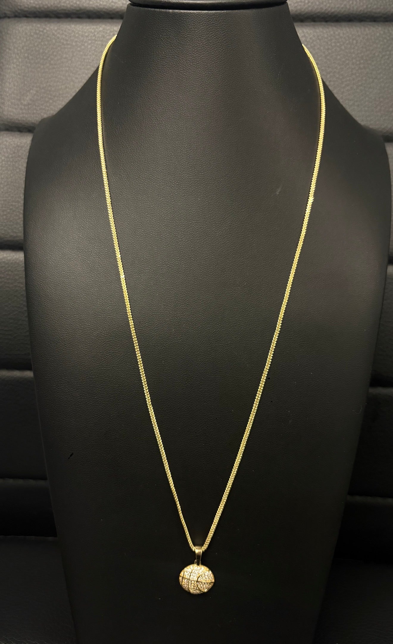 Franco Chain 1.9mm with Basketball Pendant – 22 Inches 10kt
