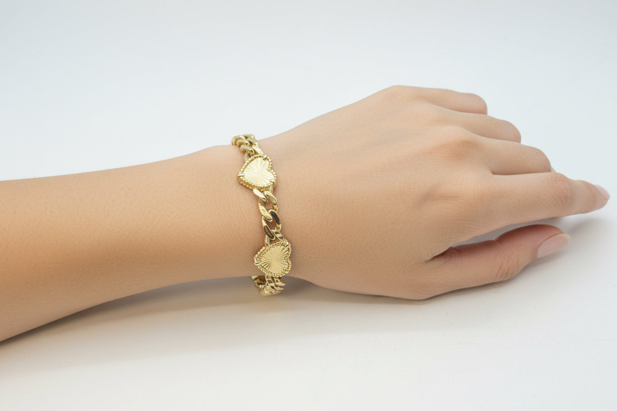 14K Gold Heart Link Bracelet – Diamond-Cut Details
