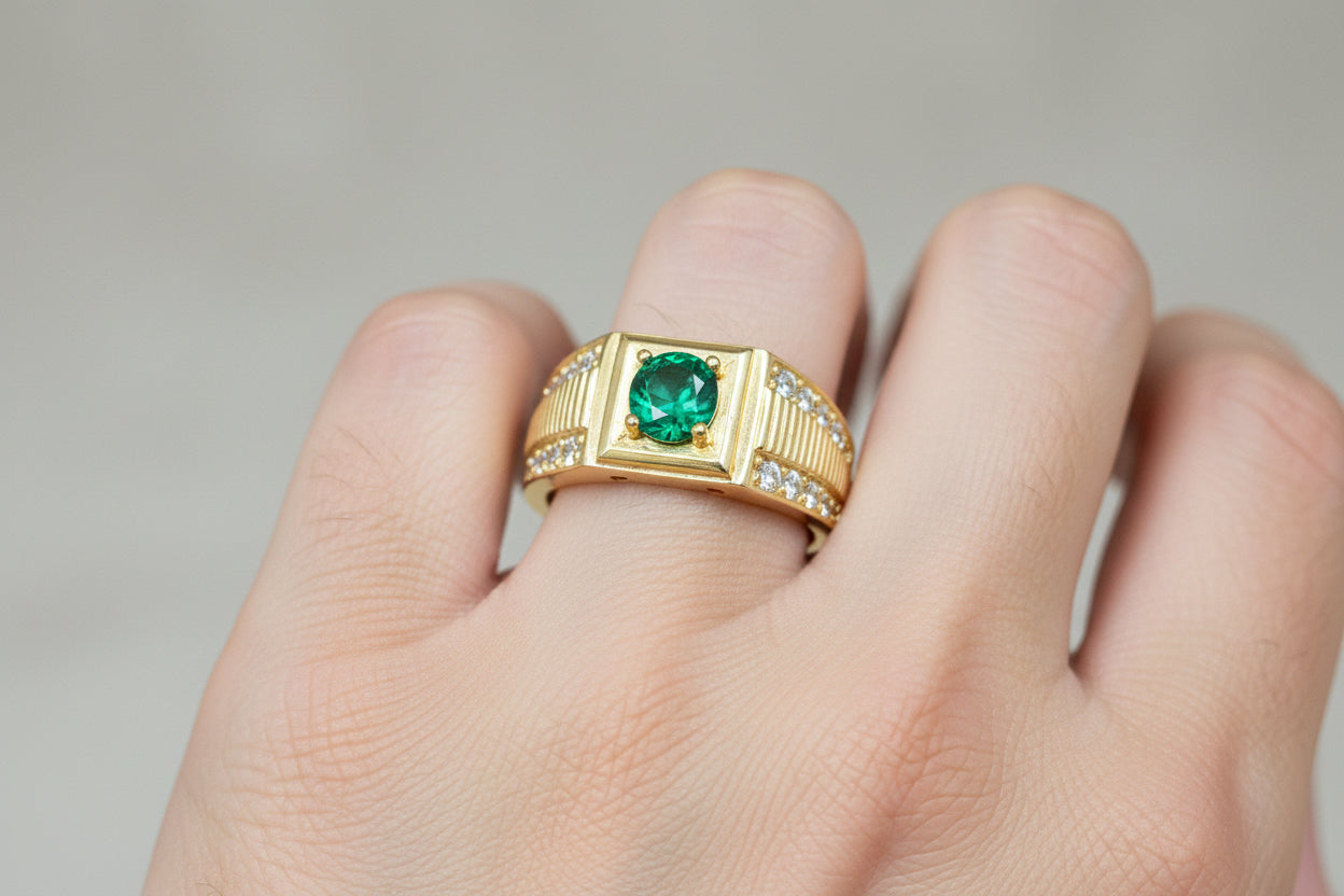 14K Gold Ring with Emerald-Style Green Stone & Zirconia Accents – Size 11