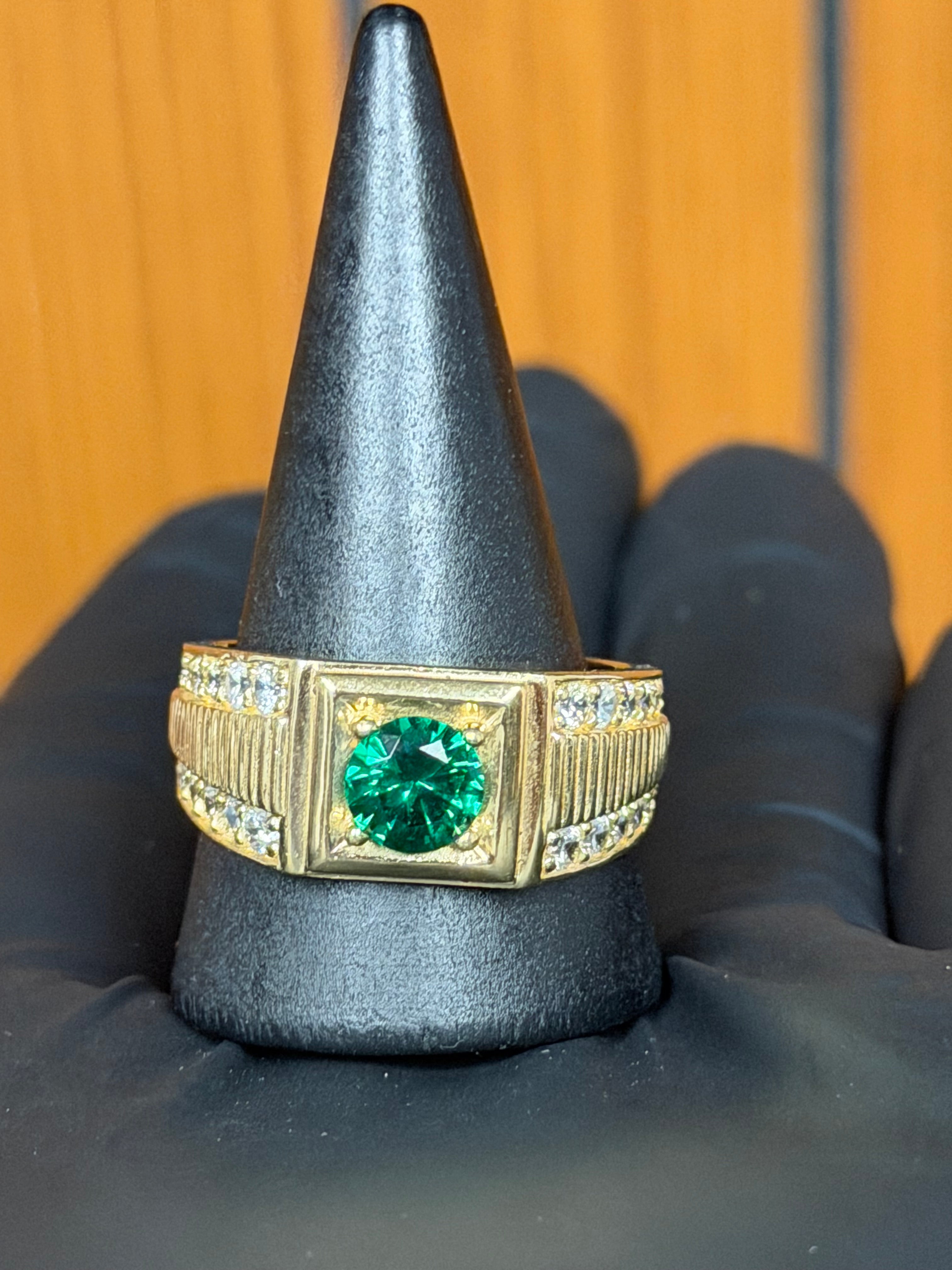 14K Gold Ring with Emerald-Style Green Stone & Zirconia Accents – Size 11