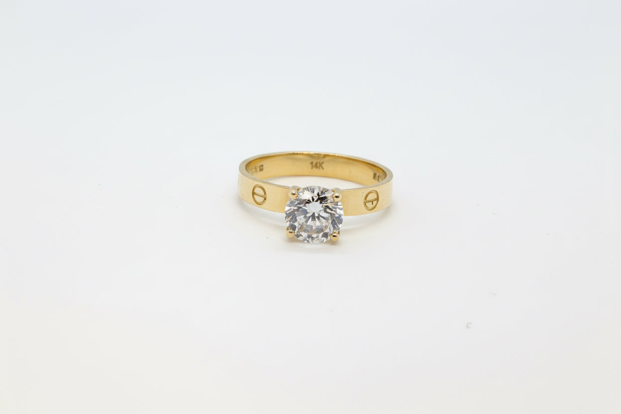 14K Gold Solitaire Ring with Round Cut Stone“7”